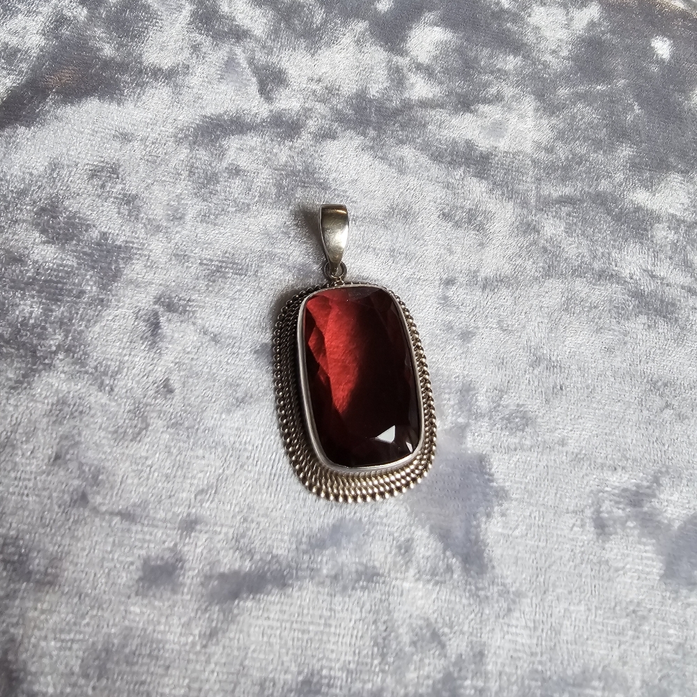 GARNET PENDANT - Picture 3 of 5